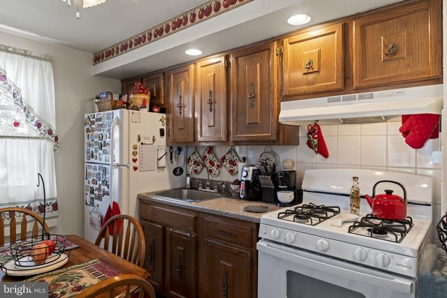 400 BURLINGTON AVE, Delanco, NJ 08075