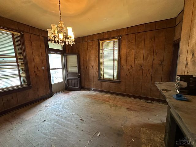 10 Township Avenue, Elmwood Place, OH 45216