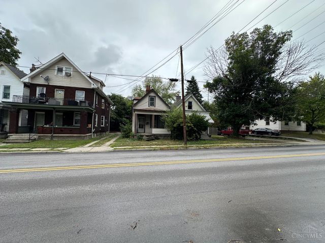 10 Township Avenue, Elmwood Place, OH 45216