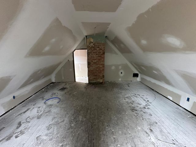 10 Township Avenue, Elmwood Place, OH 45216