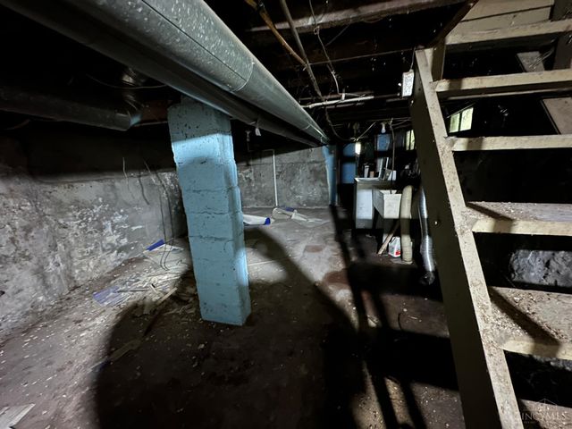 10 Township Avenue, Elmwood Place, OH 45216