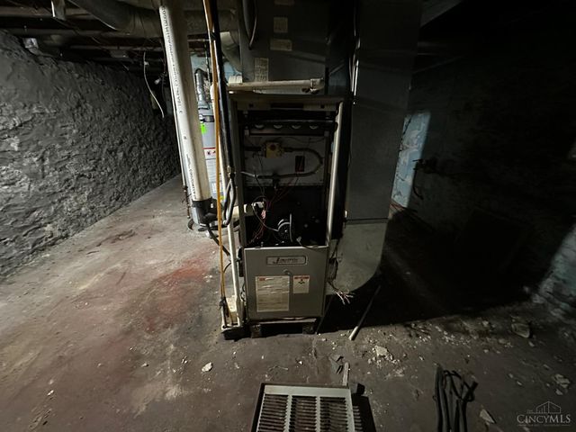 10 Township Avenue, Elmwood Place, OH 45216