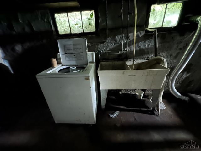 10 Township Avenue, Elmwood Place, OH 45216