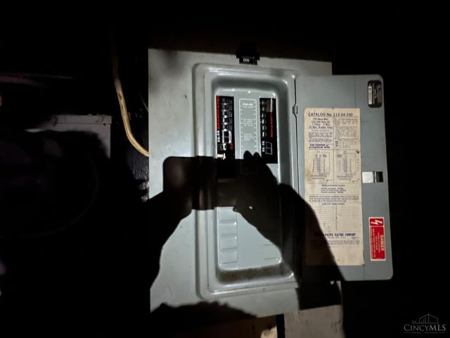 10 Township Avenue, Elmwood Place, OH 45216