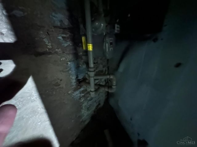 10 Township Avenue, Elmwood Place, OH 45216