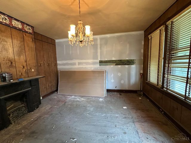 10 Township Avenue, Elmwood Place, OH 45216