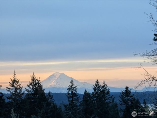 1762 NE Crystallia Court, Poulsbo, WA 98370