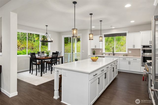 1762 NE Crystallia Court, Poulsbo, WA 98370