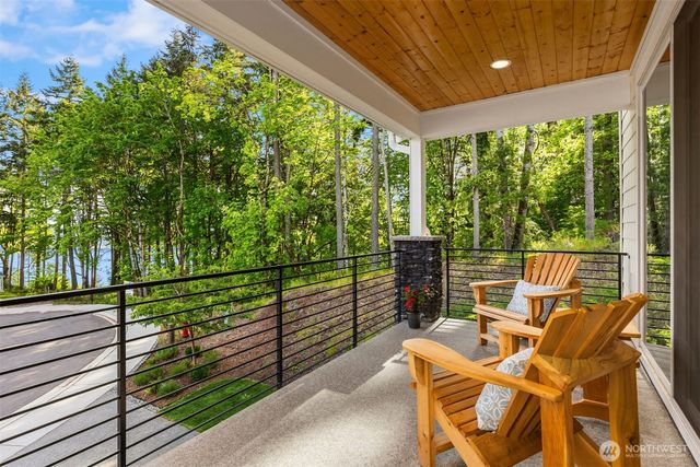 1762 NE Crystallia Court, Poulsbo, WA 98370