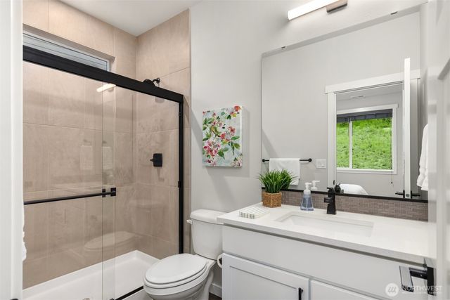1762 NE Crystallia Court, Poulsbo, WA 98370