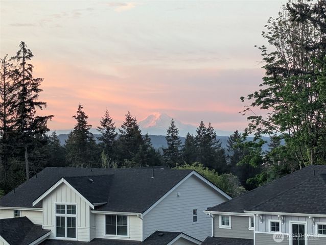 1762 NE Crystallia Court, Poulsbo, WA 98370