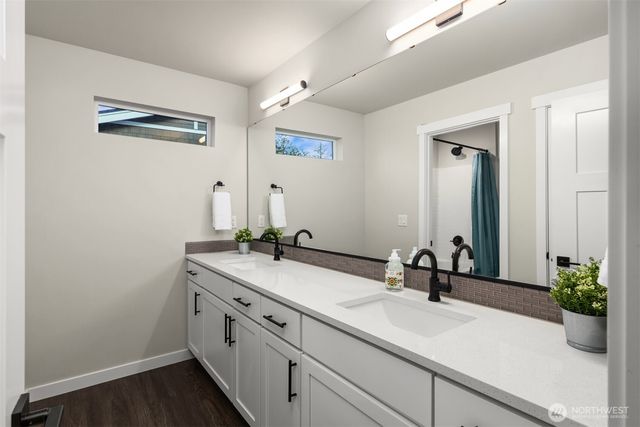 1762 NE Crystallia Court, Poulsbo, WA 98370