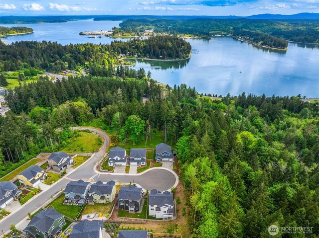 1762 NE Crystallia Court, Poulsbo, WA 98370
