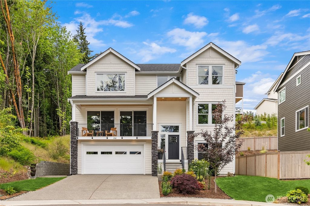 1762 NE Crystallia Court, Poulsbo, WA 98370
