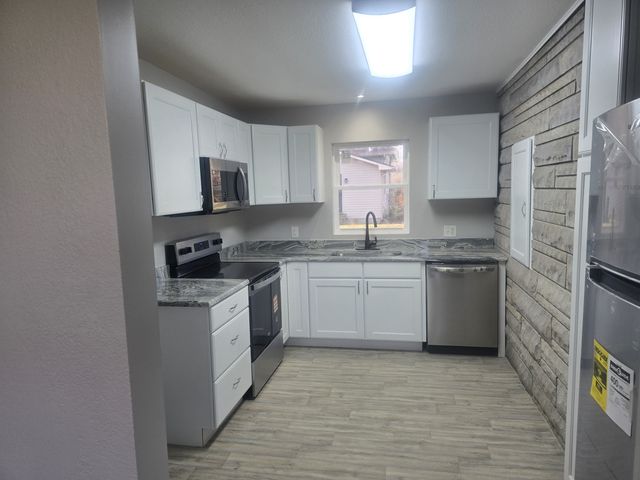 1505 W Ash Avenue, Decatur, IL 62526