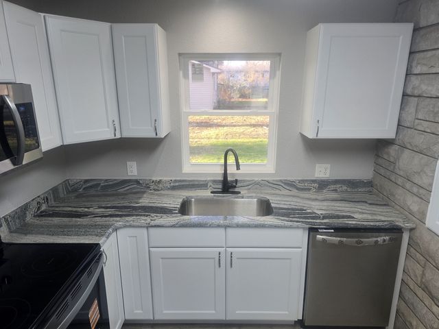 1505 W Ash Avenue, Decatur, IL 62526