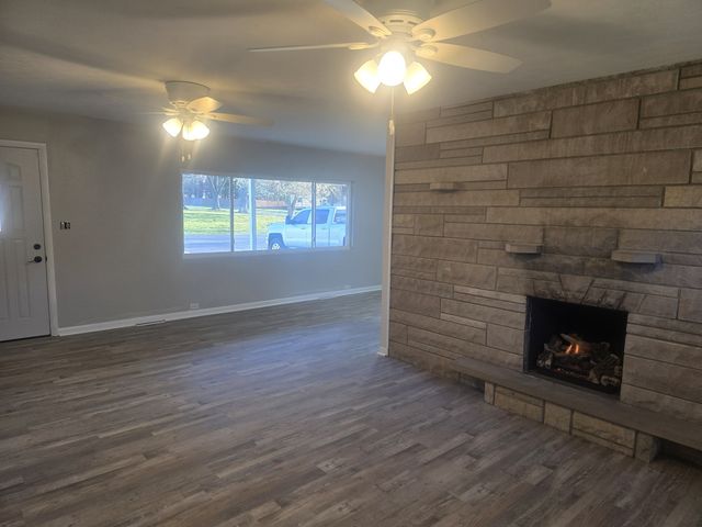 1505 W Ash Avenue, Decatur, IL 62526