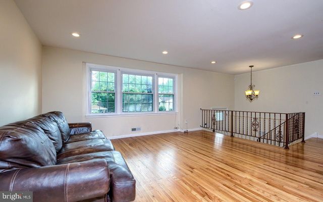 1939 BIRCHWOOD PARK DR N, Cherry Hill, NJ 08003