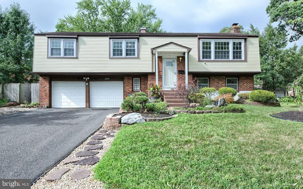 1939 BIRCHWOOD PARK DR N, Cherry Hill, NJ 08003