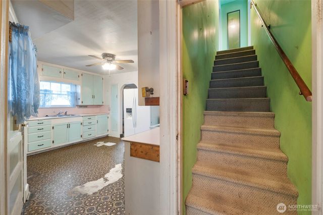 10216 Ainsworth Avenue S, Tacoma, WA 98444