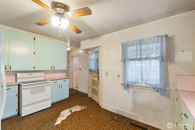 10216 Ainsworth Avenue S, Tacoma, WA 98444