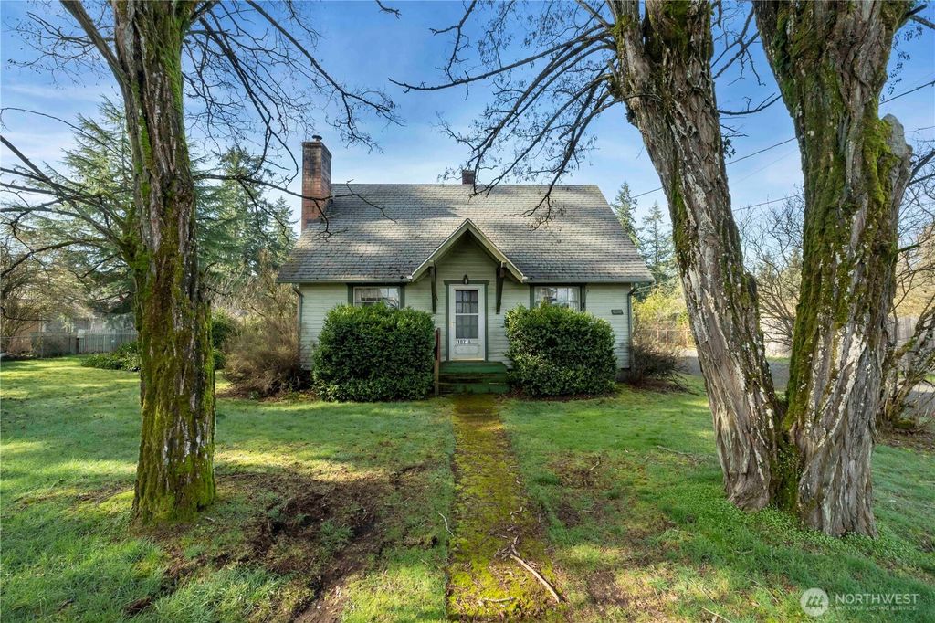 10216 Ainsworth Avenue S, Tacoma, WA 98444