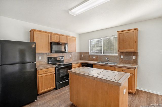 3959 Key West, Converse, TX 78109