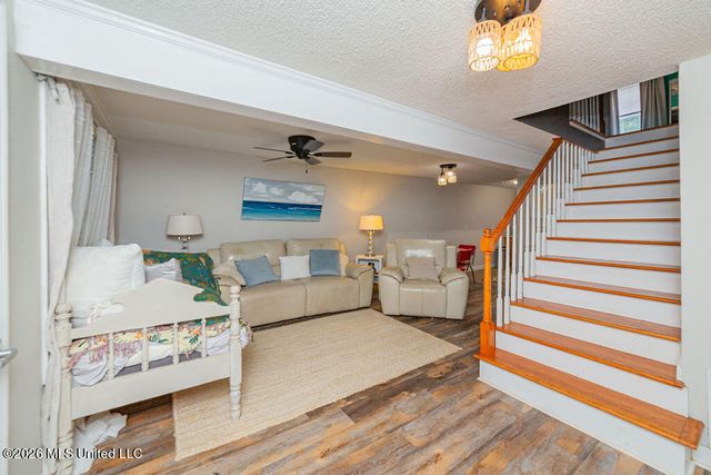 6085 Apache Drive, Kiln, MS 39556