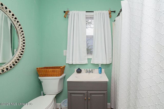 6085 Apache Drive, Kiln, MS 39556