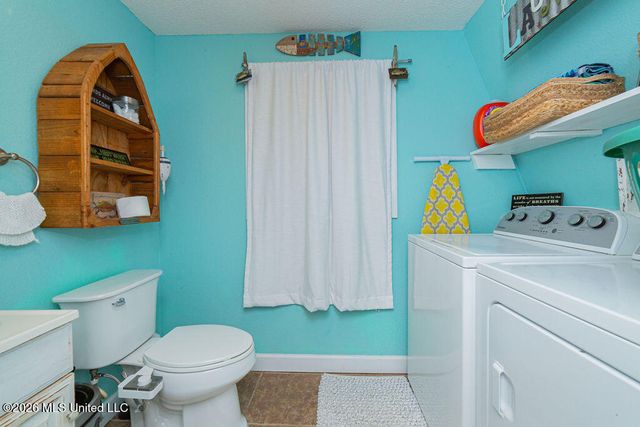 6085 Apache Drive, Kiln, MS 39556