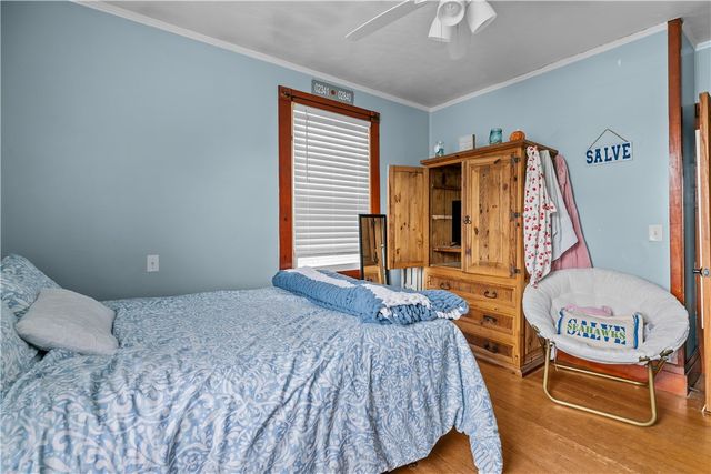 31 W Narragansett Avenue 2, Newport, RI 02840