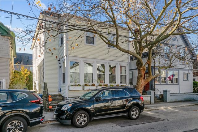 31 W Narragansett Avenue 2, Newport, RI 02840