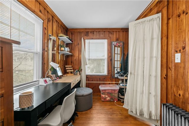 31 W Narragansett Avenue 2, Newport, RI 02840