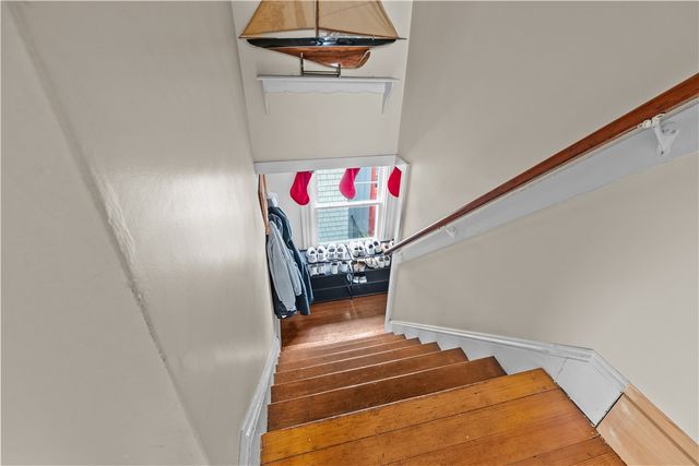 31 W Narragansett Avenue 2, Newport, RI 02840