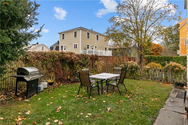 31 W Narragansett Avenue 2, Newport, RI 02840