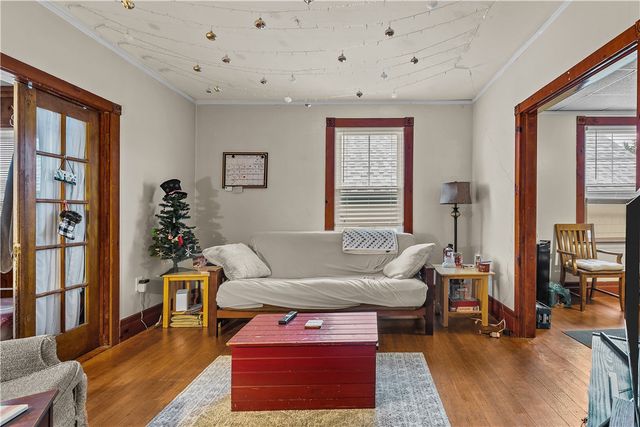31 W Narragansett Avenue 2, Newport, RI 02840