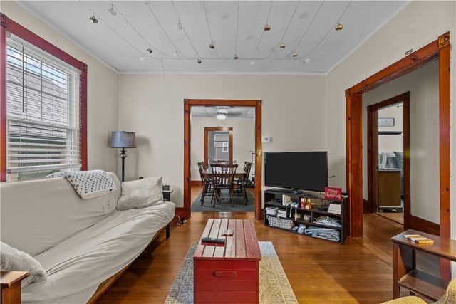 31 W Narragansett Avenue 2, Newport, RI 02840