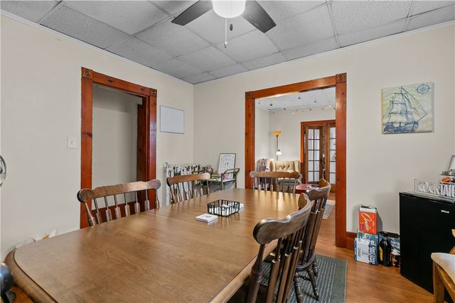 31 W Narragansett Avenue 2, Newport, RI 02840