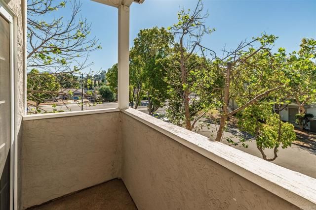 13716 Midland Rd, Poway, CA 92064