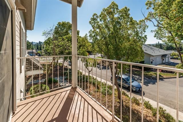 13716 Midland Rd, Poway, CA 92064