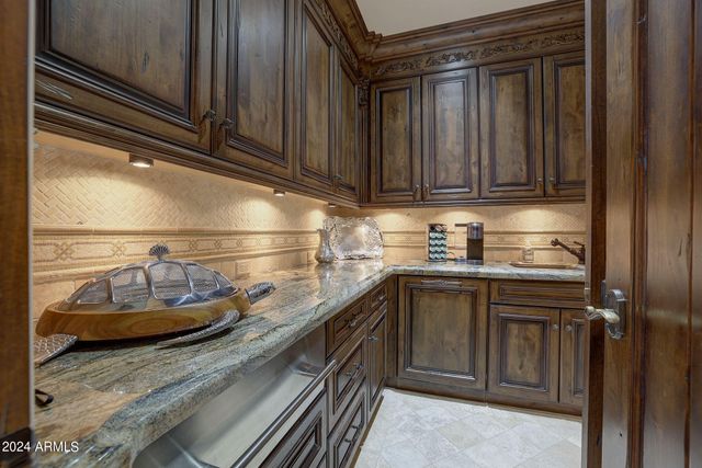 6519 E MALCOMB Drive, Paradise Valley, AZ 85253