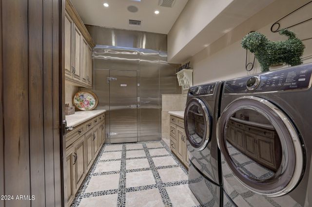 6519 E MALCOMB Drive, Paradise Valley, AZ 85253