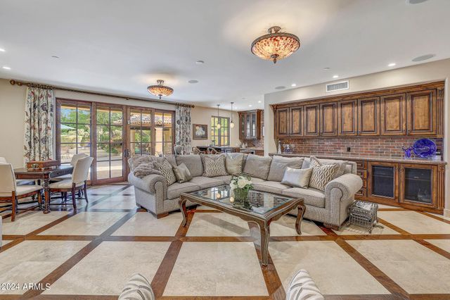 6519 E MALCOMB Drive, Paradise Valley, AZ 85253