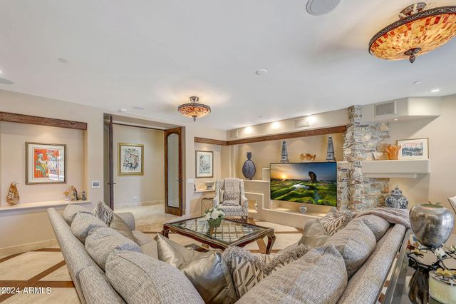 6519 E MALCOMB Drive, Paradise Valley, AZ 85253