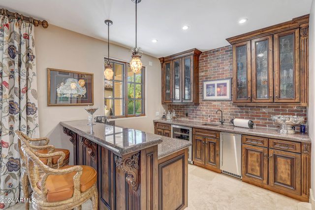 6519 E MALCOMB Drive, Paradise Valley, AZ 85253