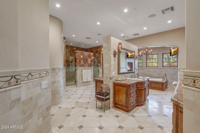 6519 E MALCOMB Drive, Paradise Valley, AZ 85253