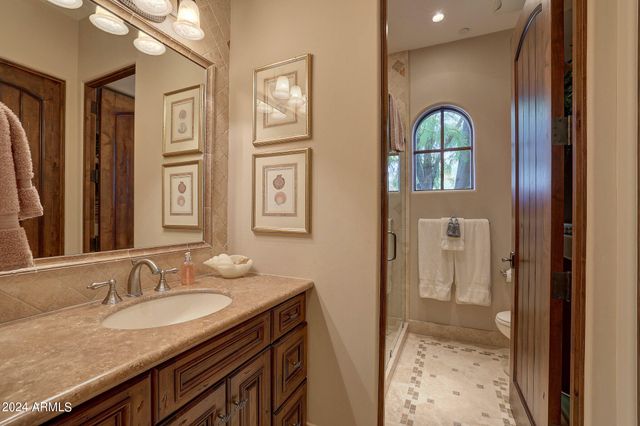 6519 E MALCOMB Drive, Paradise Valley, AZ 85253