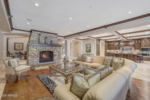 6519 E MALCOMB Drive, Paradise Valley, AZ 85253