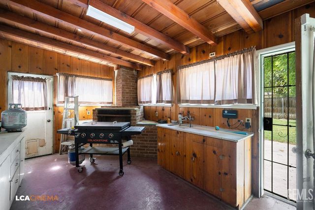 365 Faber Street, Shafter, CA 93263