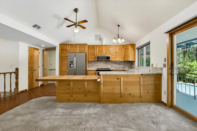 12104 Sunny Slope Dr, Nevada City, CA 95959